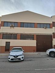 Miete Fabrikhalle in San Crispín. Alquiler nave industrial en poligono carrús