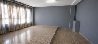 Local Comercial en Carrús Este. Local de 185 m2 con 2 alturas!! ideal inversores con ideas!!!