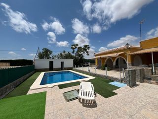 Location Chalet à Albatera. Villa mediterránea con piscina y terraza!! larga temporada! alba