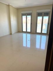 Appartement à Albatera. Amplia vivienda con garaje y trastero en albatera