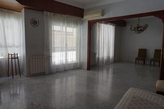 Appartamento in Centro. Piso amplio esquina! junto glorieta!!