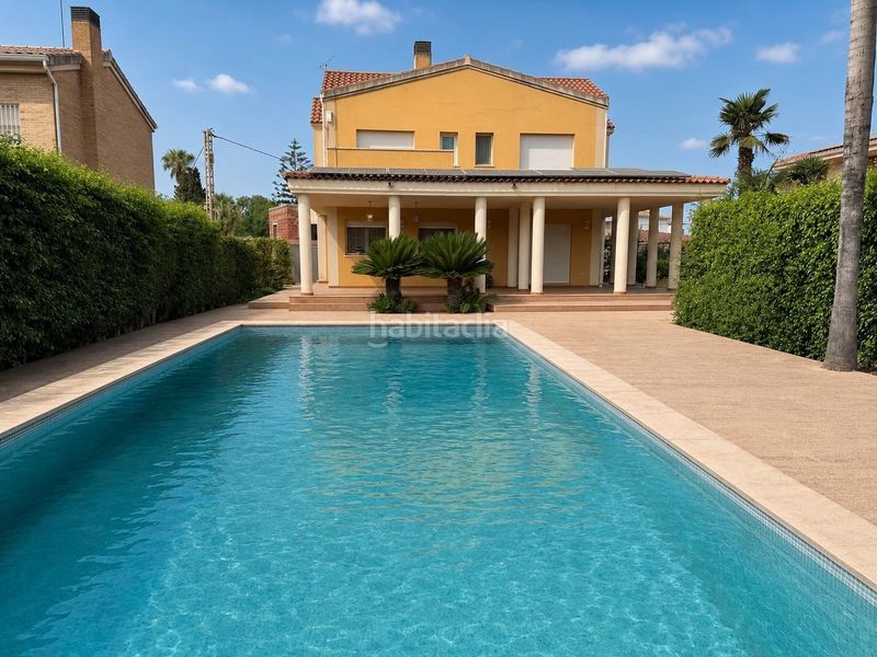 Foto fef18fbd-870d-4ec5-b433-b24fd7676122. Xalet amb calefacció aparcament piscina a Ciutat Jardí - Torreta Verdí Elche / Elx