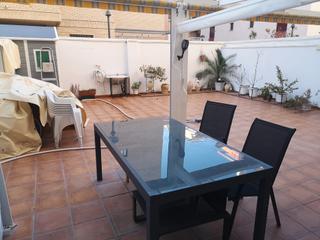 Planta baixa a Carrer arnau de vilanova 1. Planta baja en estupenda urbanización