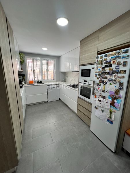 Foto 204664c8-9163-4b2d-9c89-bc78aaa84d9c. Casa adossada amb calefacció aparcament a Nuevo Centro Sagunt