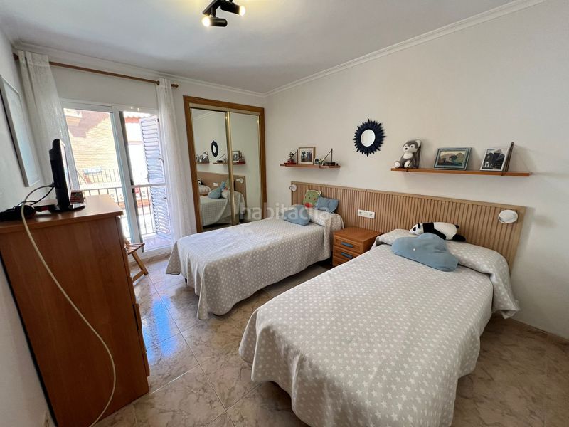 Foto 49ba9736-9acf-4d0a-b646-135b5a8a5a53. Casa adossada amb calefacció aparcament a Nuevo Centro Sagunt