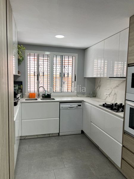 Foto afba5599-46f4-4c76-968a-83a0ec1be367. Casa adossada amb calefacció aparcament a Nuevo Centro Sagunt
