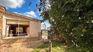 Chalet in Montbrió del Camp. Casa en terreno de 10.000 m2 con pozo propio