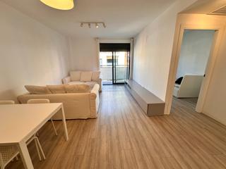 Apartament  Carrer de cristfor colom. Piso semi nuevo al lado de plaza de la concordia cambrils tarrag