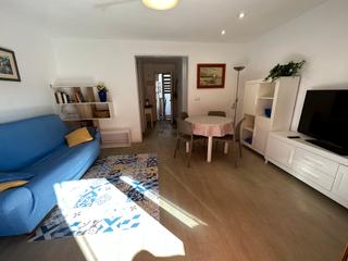 Lloguer Apartament a Regueral - Prat d'en Forés. ??? alquiler de temporada – piso con terraza en segunda línea de