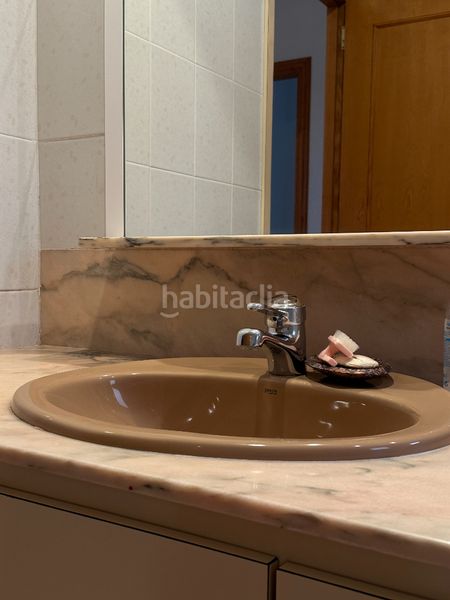 Foto d0a78be9-f42f-4fe2-88c4-98b57e13501a. Xalet amb xemeneia calefacció aparcament piscina a Salou