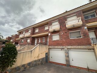 Casa adossada a Els Tallats - Mas Olivé. ?? magnífico chalet adosado de cuatro plantas con piscina