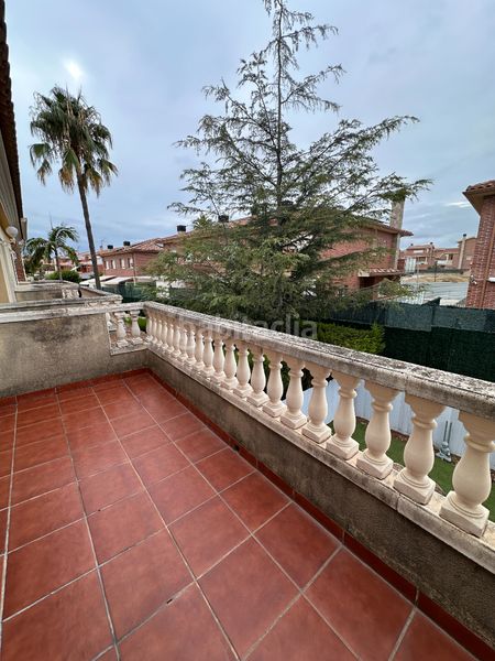 Foto 991f3233-4101-49ef-91d6-e07b095bb4dc. Casa adossada amb calefacció aparcament piscina a Cambrils