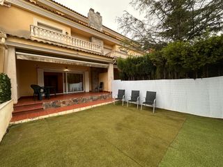 Casa adossada a Els Tallats - Mas Olivé. ?? magnífico chalet adosado de cuatro plantas con piscina