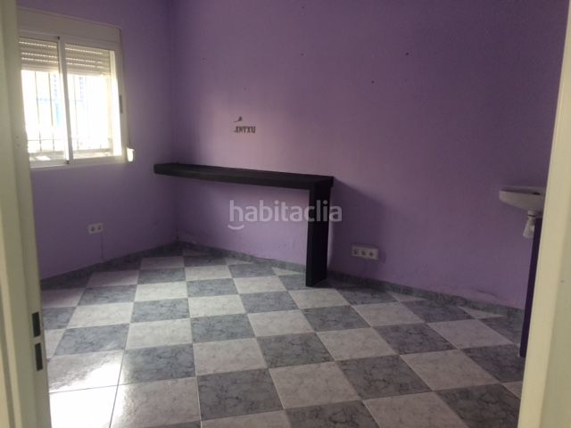 Foto 8a3d6050-b583-4c4e-b792-bb68415f1c80. Local comercial a Avenida de Abril-9 de Octubre Sagunt