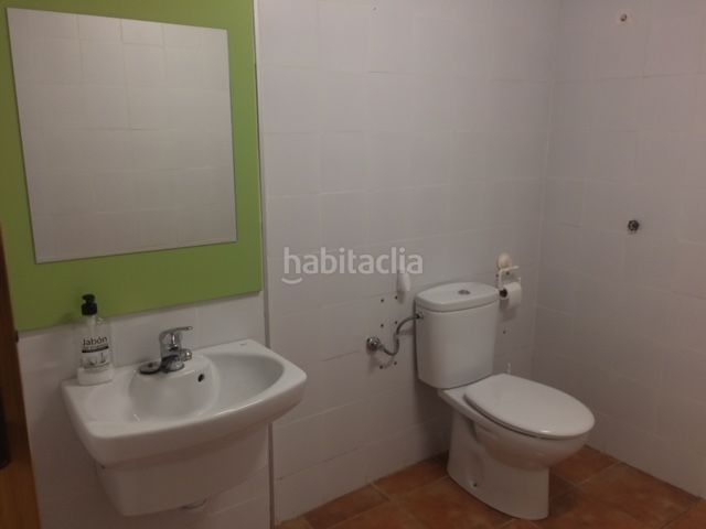 Foto b1a8a6f4-c120-42f6-8bf5-855503283b62. Local comercial a Avenida de Abril-9 de Octubre Sagunt