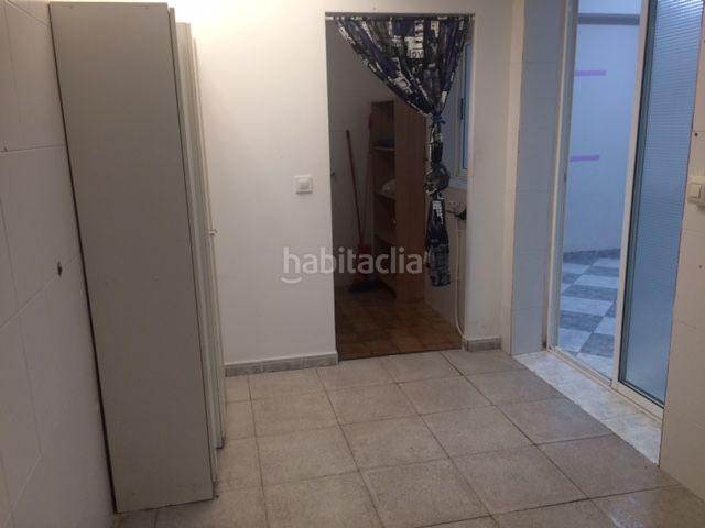 Foto f9d217e1-0863-4582-8588-71dd047db7c3. Local comercial a Avenida de Abril-9 de Octubre Sagunt