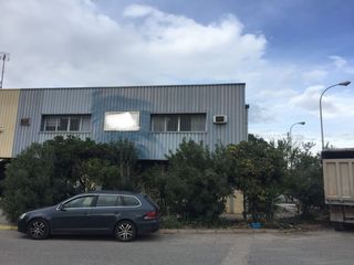 Capannone industriale in Avenida de Abril-9 de Octubre