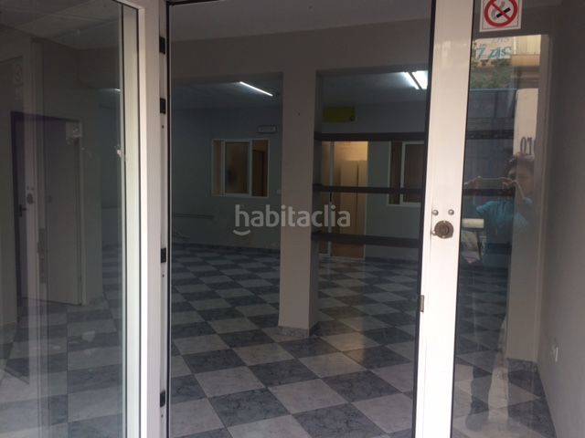 Foto dc139873-8ab1-4662-80d0-adc0cb198ddc. Local comercial a Avenida de Abril-9 de Octubre Sagunt