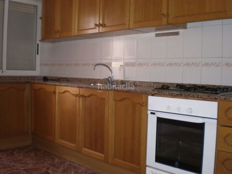 Foto e4ad4b55-2371-4c9f-8f66-3c39f3198c9c. Casa adossada amb aparcament a Chilches