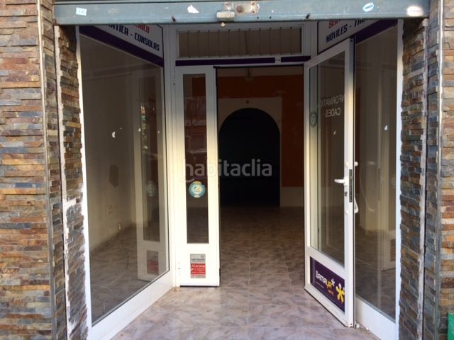 Foto 5277415c-73bd-408a-a2c7-6df8674c18dd. Local comercial a Avenida de Abril-9 de Octubre Sagunt