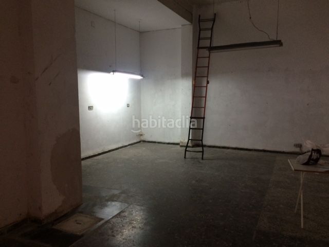 Foto fc72b2f7-64de-4c18-9440-e0ac7bdf07bf. Local comercial a Avenida de Abril-9 de Octubre Sagunt