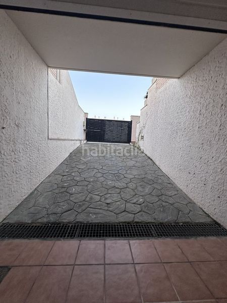 Foto 0ad22065-6df3-4ba5-890c-ee1443f3deb6. Casa adossada a Nuevo Centro Sagunt