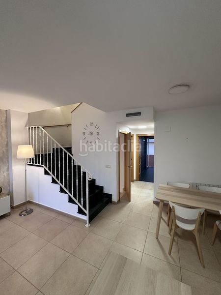 Foto 0c0fbf8f-ebdb-4ea8-8038-e7ae4584fa1f. Casa adossada a Nuevo Centro Sagunt