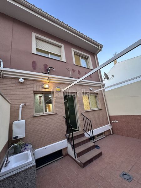 Foto ae3e40bb-591f-4c7c-854f-8db0b6b4126f. Casa adossada a Nuevo Centro Sagunt