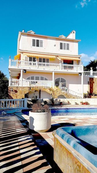 Foto 15b679c9-6b9e-43ff-8965-4c8be2aff75c. Casa amb aparcament a Gilet