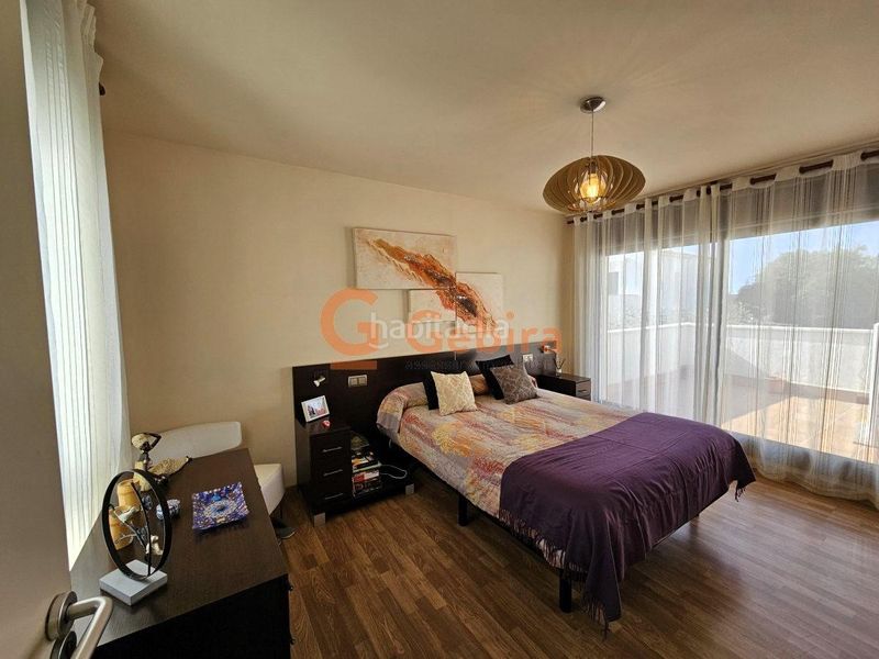 Foto 9b7f7033-f293-4336-aa1b-b32ca620a8ac. Casa adosada bombazo en Mas Mel! apareada con piscina, vistas al mar y 4 habitaciones en Calafell