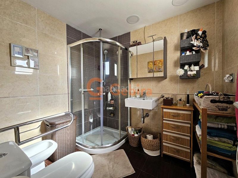 Foto aeda3cc0-f0a1-47d1-8065-3fd34bdbe141. Casa adosada bombazo en Mas Mel! apareada con piscina, vistas al mar y 4 habitaciones en Calafell