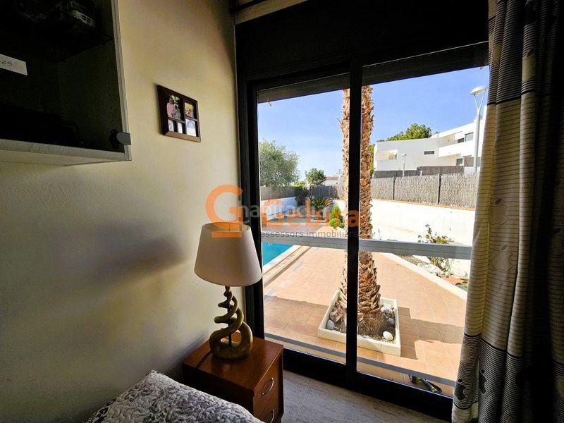 Foto 12d7243e-7e10-416e-85e1-79854fa6eefc. Casa adossada amb calefacció aparcament piscina a Calafell