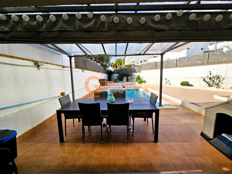 Foto 6fa88671-a403-4c77-89a9-ab90b10f25ff. Casa adossada amb calefacció aparcament piscina a Calafell