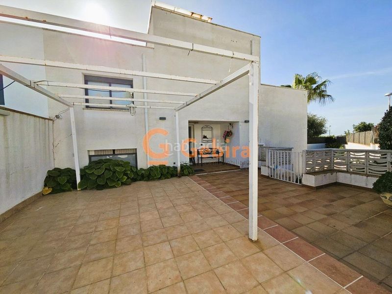Foto 96e5b6b3-6e12-438c-8d75-6be75e02e961. Casa adossada amb calefacció aparcament piscina a Calafell