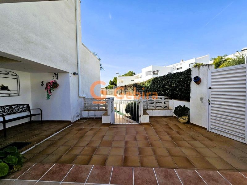 Foto effed2f9-35ff-4e18-967e-e6d8f7e0f349. Casa adossada amb calefacció aparcament piscina a Calafell