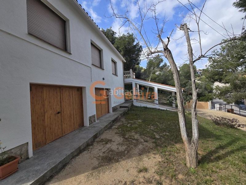 Foto 54cd1e9e-cecc-4e2a-9aae-f5f6895ad786. Casa  independiente con gran parcela en los jardines en Cunit