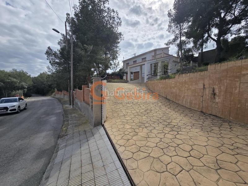 Foto 6f610674-1649-4611-927f-1dd82d5b0238. Casa  independiente con gran parcela en los jardines en Cunit