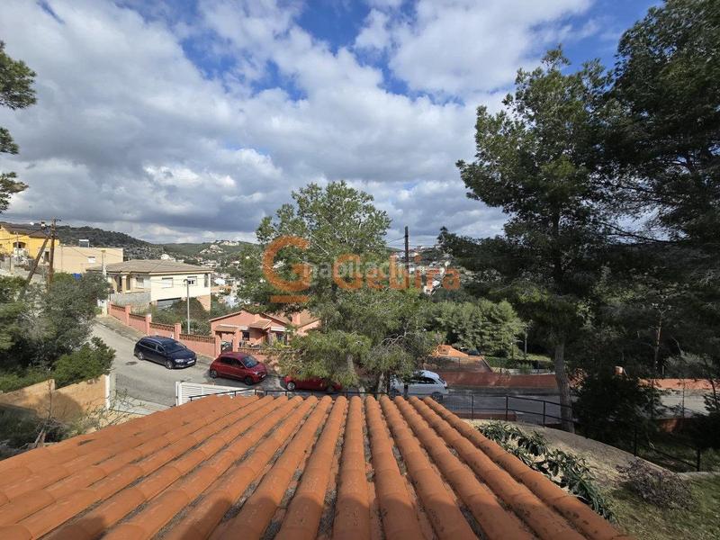 Foto 99a828ec-b23a-4439-b310-244f35a10421. Casa  independiente con gran parcela en los jardines en Cunit