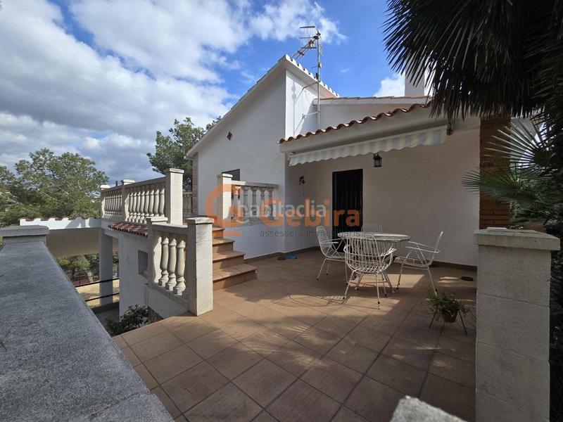 Foto e51d14d4-af51-4238-b42a-74f8fdd75ede. Casa  independiente con gran parcela en los jardines en Cunit