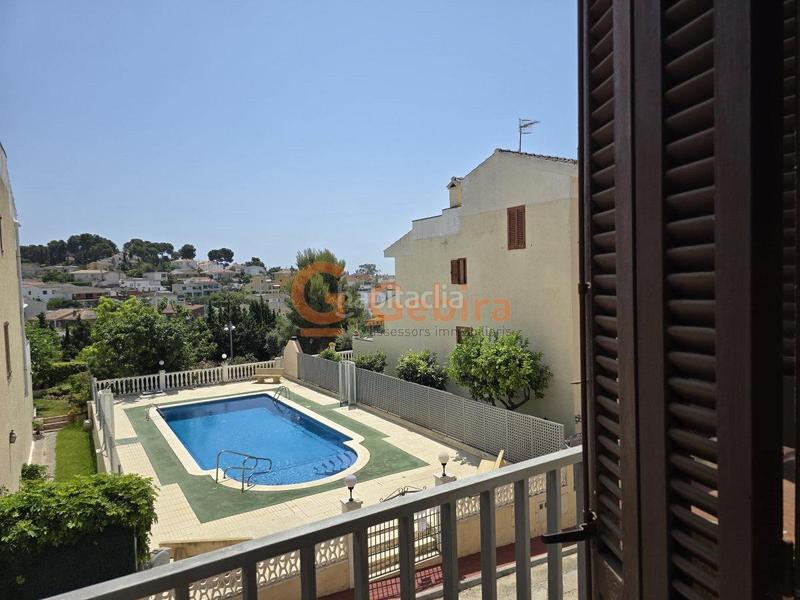Foto 056d8312-36bb-4880-8e72-6d7ac84c130a. Casa adosada  esquinera con piscina comunitaria en Cunit