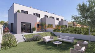 Casa adossada a Cunit Residencial. Promoción de 3 casas de obra nueva en cunit