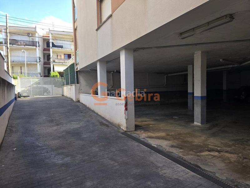 Foto 96f600d0-eb80-44d7-b1ea-f0851a59c0ff. Piso  céntrico con piscina y vistas despejadas en Cunit