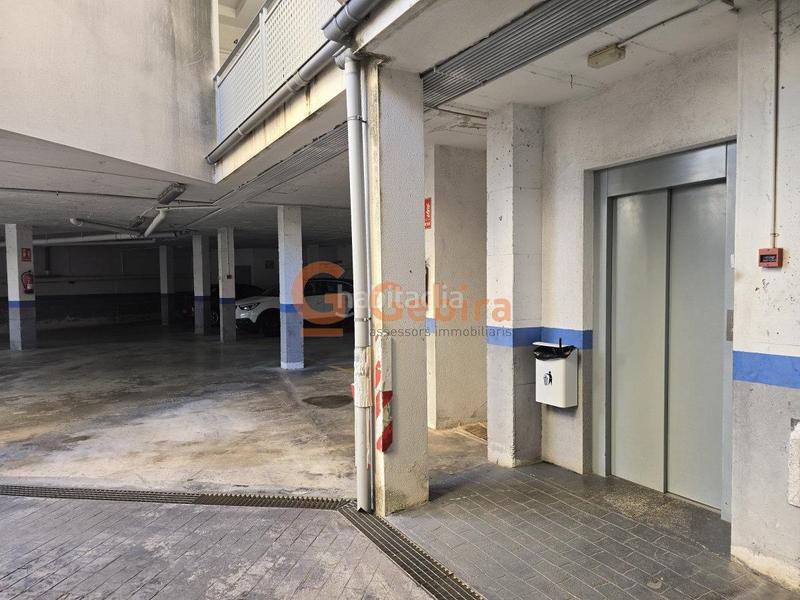 Foto dbd9d001-abec-4c04-896a-e24c78c6fd86. Piso  céntrico con piscina y vistas despejadas en Cunit
