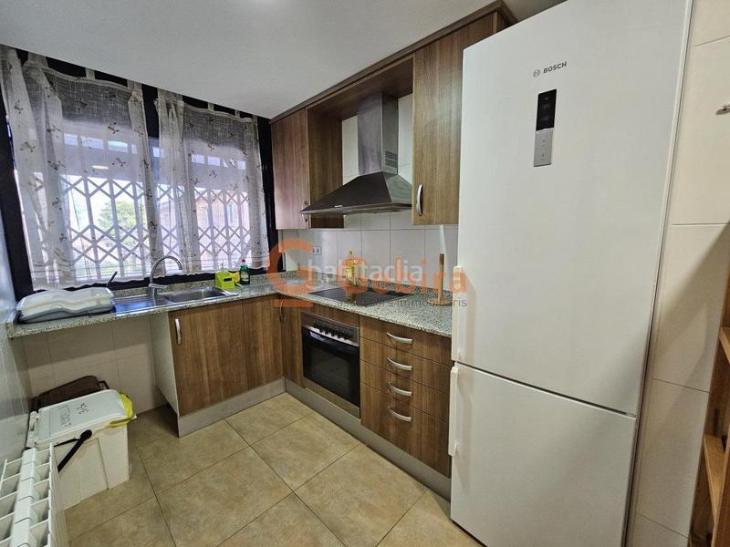 Foto 48b9a3f8-7fcb-47e9-a909-b7880e072c9d. Alquiler piso  de 2 habitaciones con piscina comunitaria y parquing en Cunit