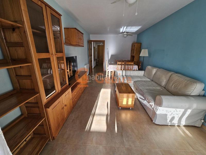 Foto cb90adef-15e4-4df2-b470-d7d63a1ca5fa. Alquiler piso  de 2 habitaciones con piscina comunitaria y parquing en Cunit