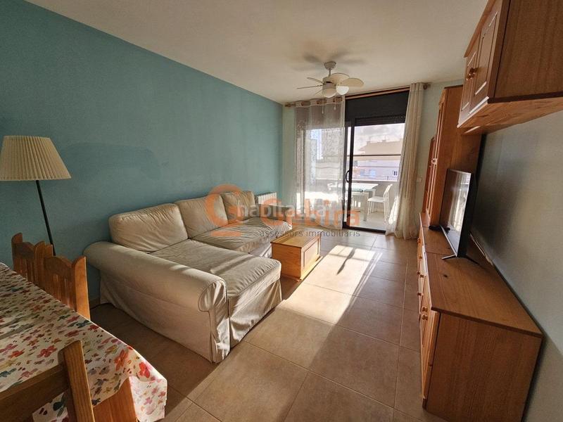Foto fe48c680-6374-4af5-9f6e-9b8f37231c70. Alquiler piso  de 2 habitaciones con piscina comunitaria y parquing en Cunit
