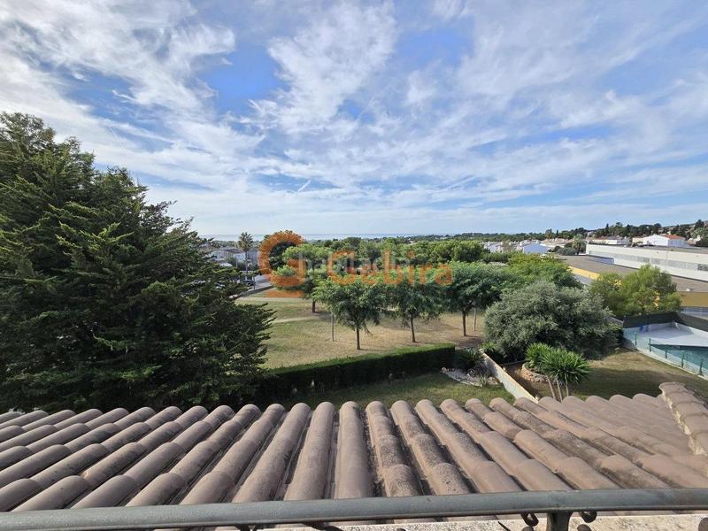 Foto abe08ba2-60de-4b31-bc7d-4bb8fa2391a9. Maison avec chauffage parking dans Cunit residencial Cunit