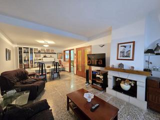 Reihenhaus in Cunit Residencial. Casa adosada en plademar de 4 habitaciones dobles