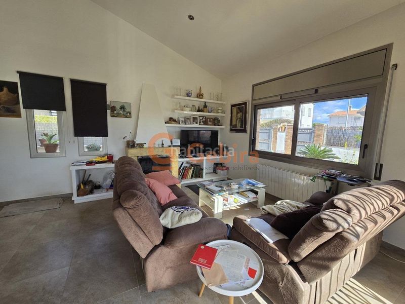 Foto b3f4c1b2-8abe-46cd-aa42-fb302df535b8. Casa  independiente con piscina privada en Segur de Calafell nucli urbà Segur de Calafell