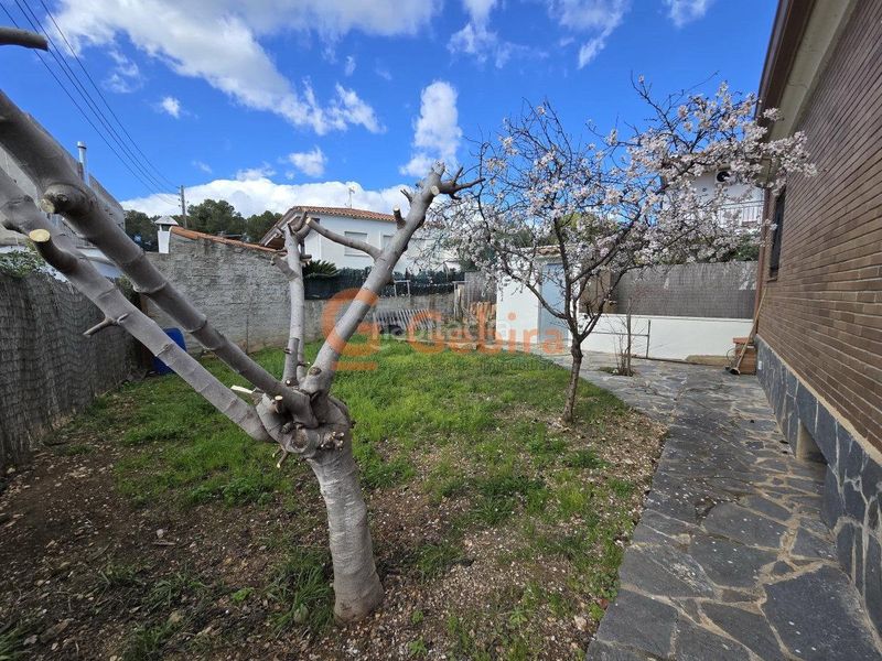 Foto b4e29f89-14f1-4e8c-b198-5956e69048f4. Casa  independiente con piscina privada en Segur de Calafell nucli urbà Segur de Calafell